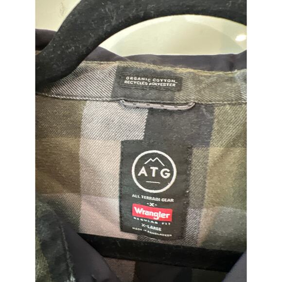 Wrangler ATG size XL button down top shirt - Picture 2 of 3